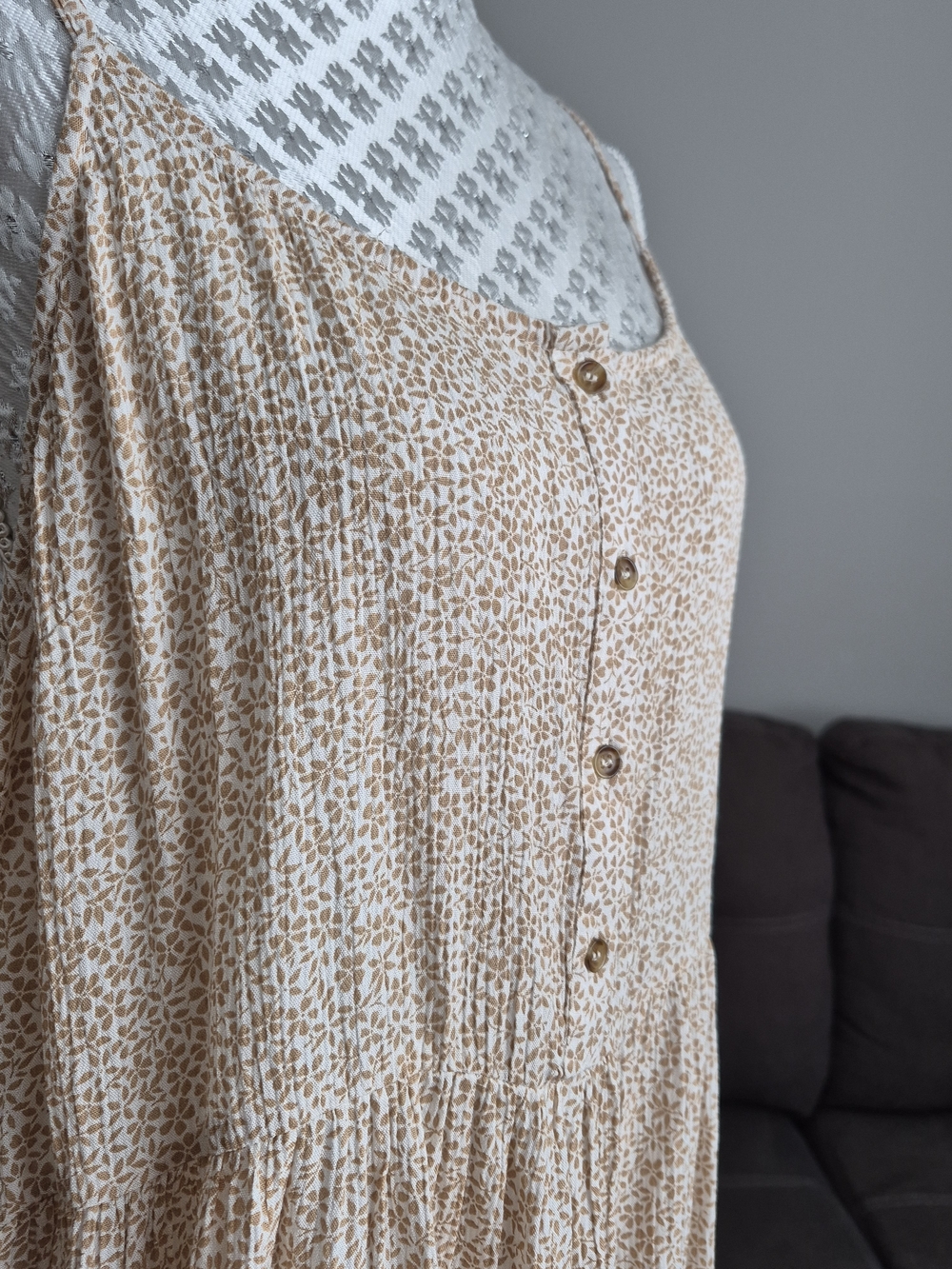 Sleeveless Button-Front Floral Sundress in Beige and White